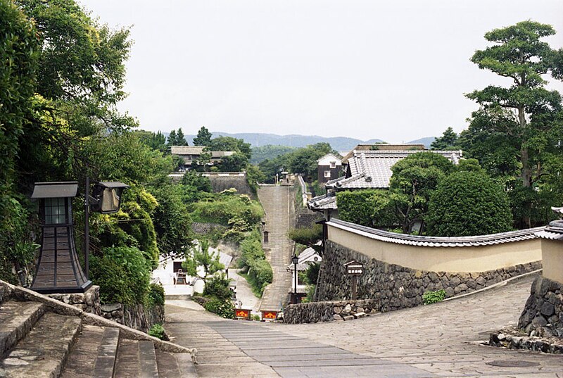 File:酢屋の坂／杵築 - panoramio.jpg