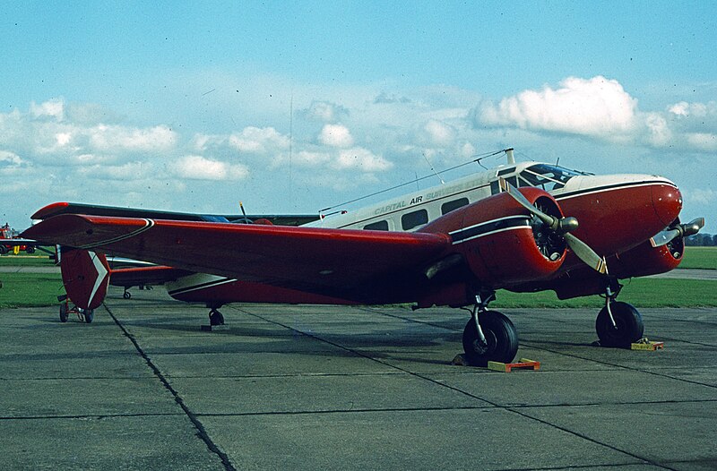 File:Beechcraft D18S CF-QPD (16389694212).jpg