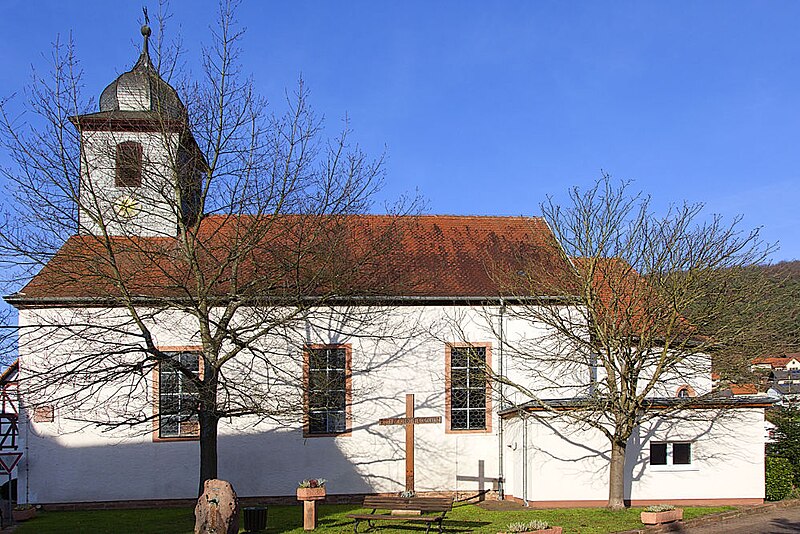 Archivo:Ottilia-Kirche Ruedenau 01.jpg