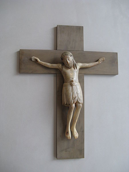 Файл:Elfenbeinchristus Köln.JPG