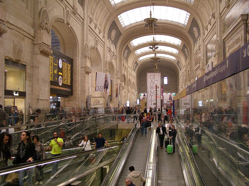 File:Milano Centrale wnetrze 5.jpg