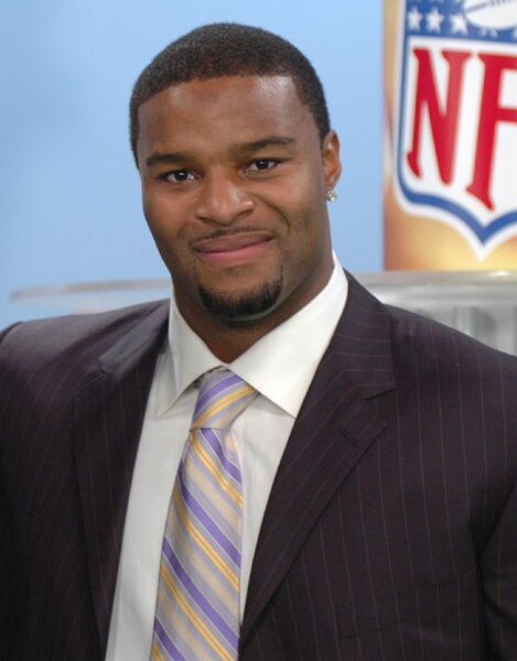 Archivo:Osi Umenyiora.jpg