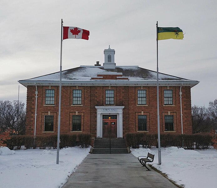 File:Shaunavon town hall.jpg