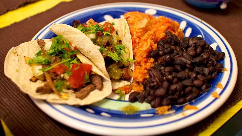 File:Tacos, rice, and beans.jpg