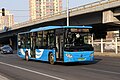 4路所使用的福田BJ6123SHEVCA-2电气混合动力客车行驶在花园桥，摄于2022年