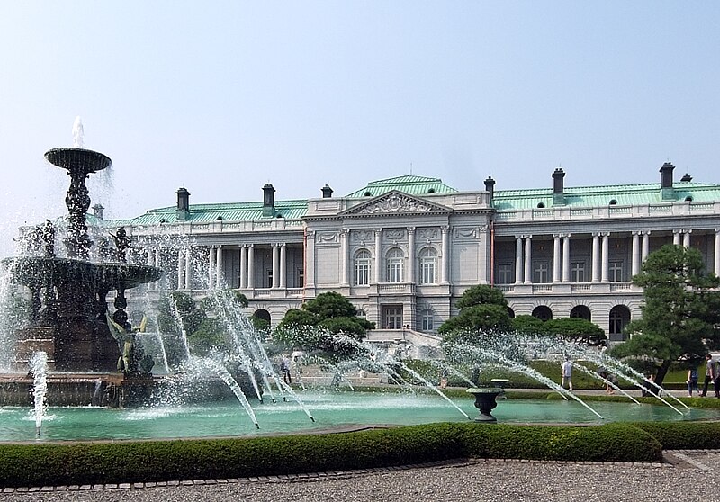 File:Akasaka Palace south 2010.jpg