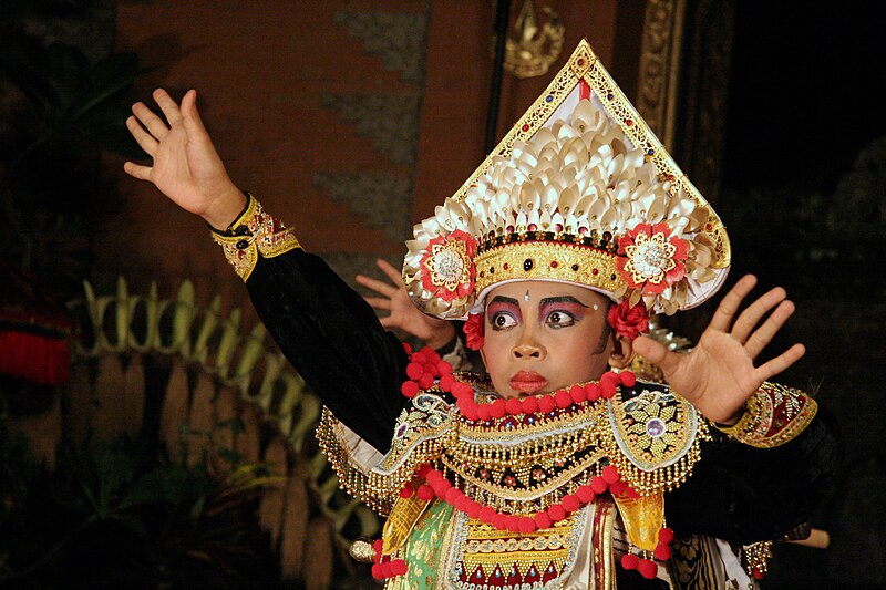 File:Bali-Danse 0705a.jpg