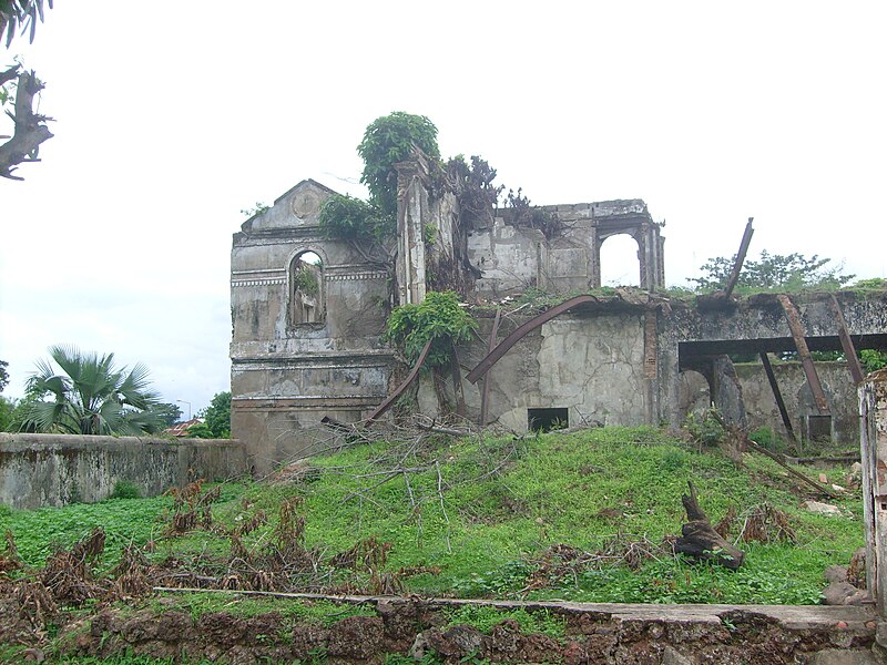 File:Bolama ubiquitous ruins.jpg