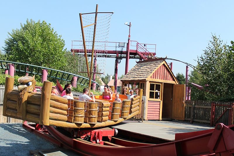 File:Chessington Griffin's Galleon 1.jpg