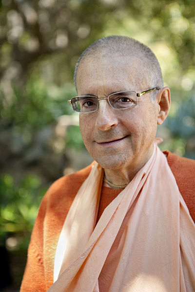 File:Giriraj Swami 2.jpg