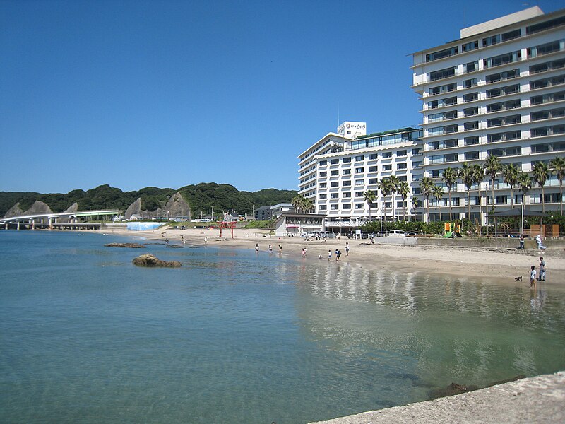 File:Katsuura beach 04.JPG