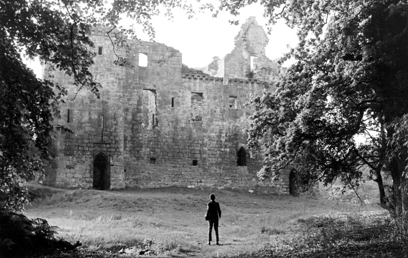 File:Old Tulliallan Castle 1.jpg