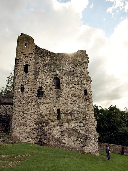 Archivo:Peveril Castle keep, 2008.jpg