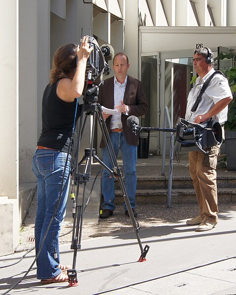 File:Reporters télévision.jpg