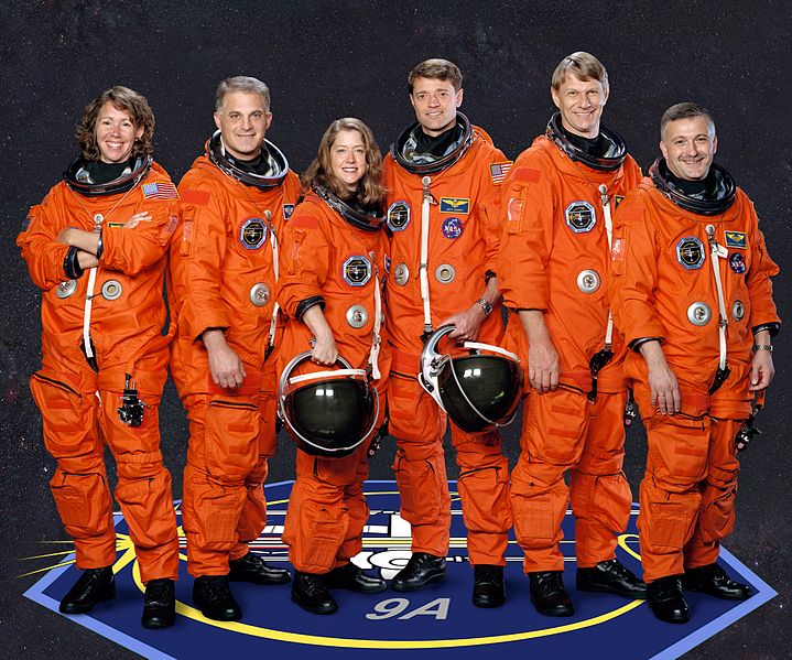 File:STS-112 crew.jpg