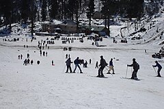 Skiing in Manali