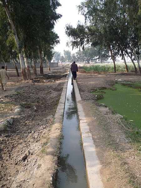 File:Irrigation Faisalabad, Pakistan (PSSP).jpg