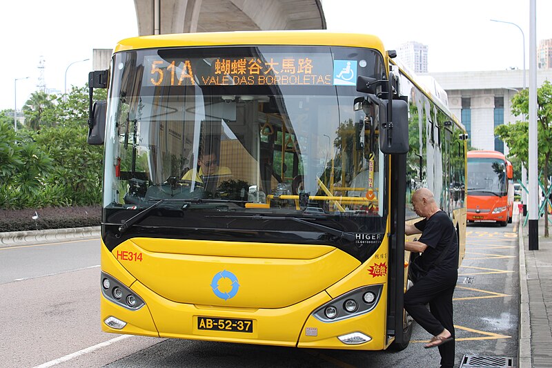 File:Transmac HE314 Rt.51A.jpg