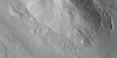 Close view of dipping layers in Ismenius Lacus quadrangle, as seen by HiRISE under HiWish program