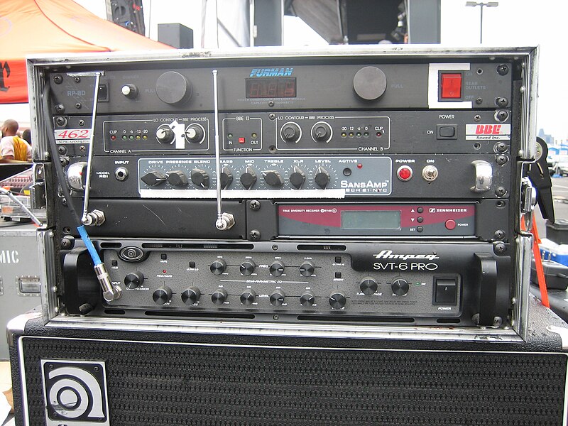 Файл:Bass rig.jpg