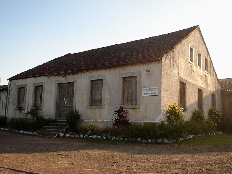 File:Casa-de-pedra-Igrejinha.jpg