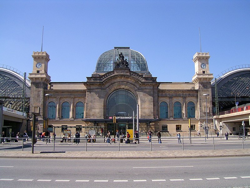 Archivo:Dresden HBF Empfangshalle.jpg