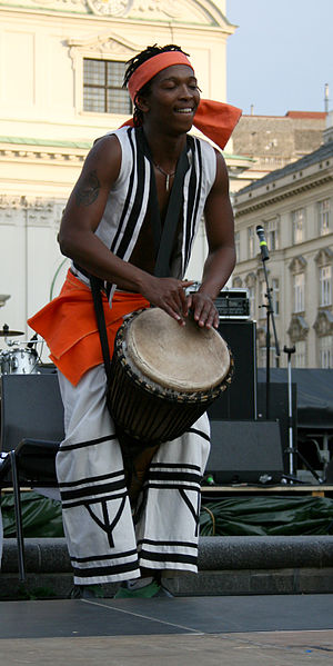 File:Ke-Nako Music-Performance Vienna2008c.jpg