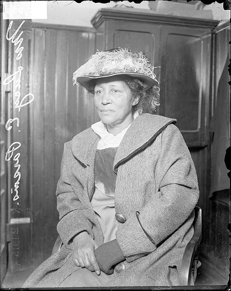 File:Lucy.Parsons.1915.arrest.jpg