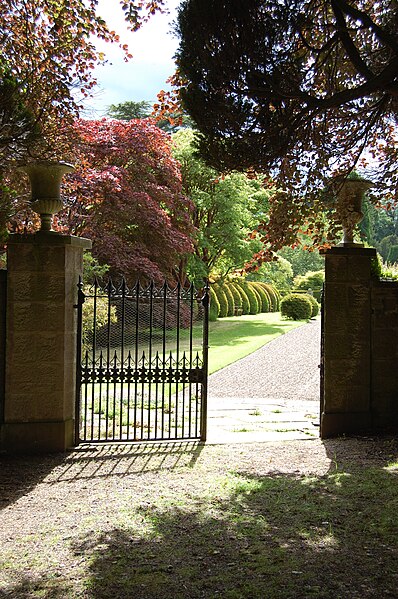 File:Brechin Castle Garden Gate.JPG