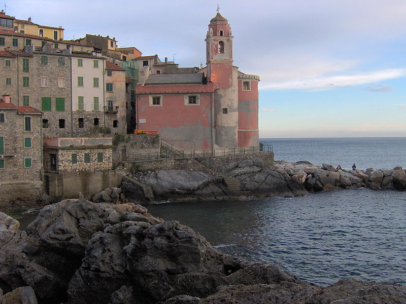 File:Chiesa di Tellaro.jpg