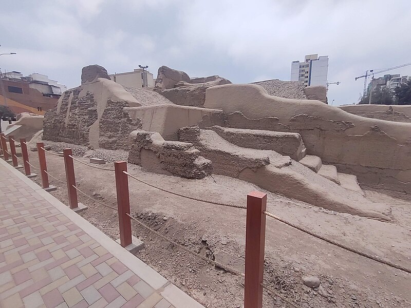 Archivo:Huaca La Merced 06.jpg