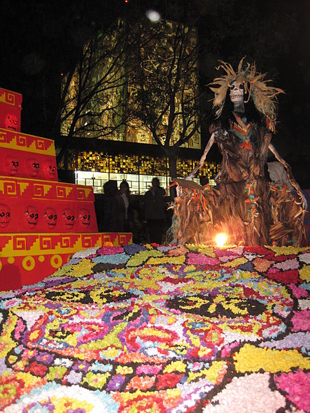 File:MegaOfrendaUnam "Llorona".JPG