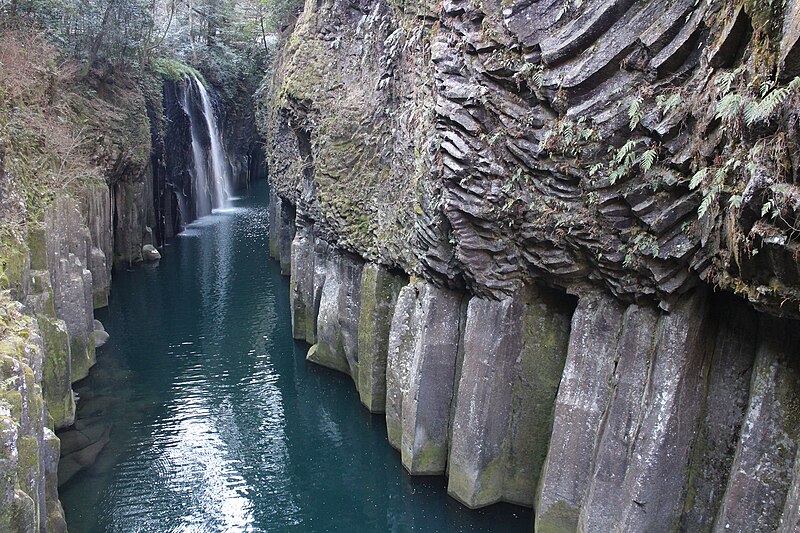 File:Takachihokyo 20170219-2.jpg