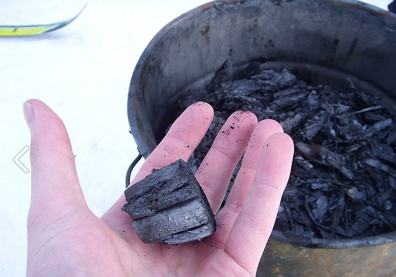 File:Biochar.jpg