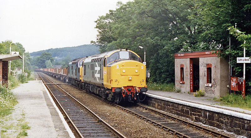 File:Cefn-y-Bedd station geograph-3103541-by-Ben-Brooksbank.jpg