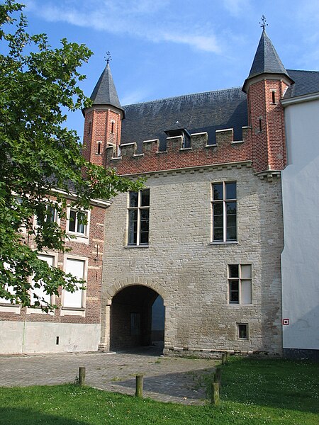 File:Hoftenwalle.JPG