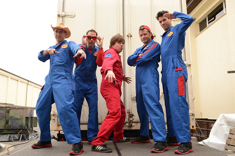 Archivo:Imagination Movers Spangdahlem.JPG