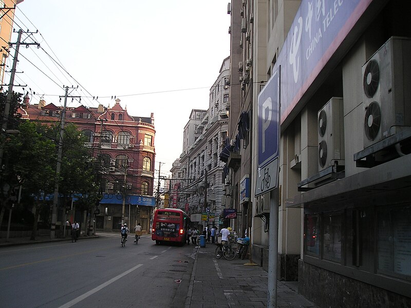 File:Middle JiangXi Road.jpg