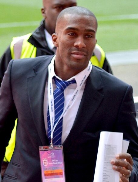 Файл:Sylvain Distin 2012-04-14 (cropped).jpg