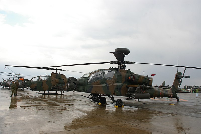 File:AH-64D & AH-1S.JPG