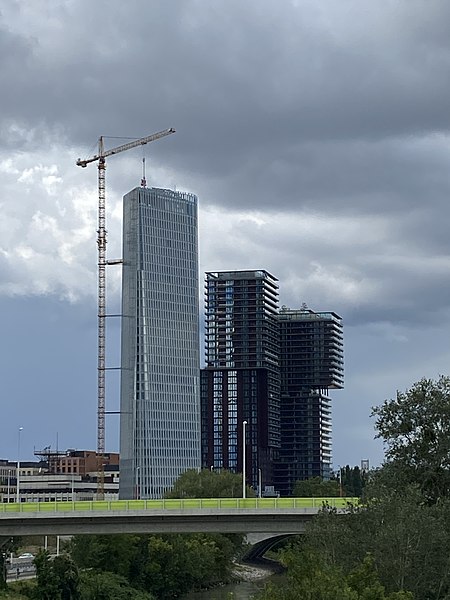 File:Austro tower wien.jpg