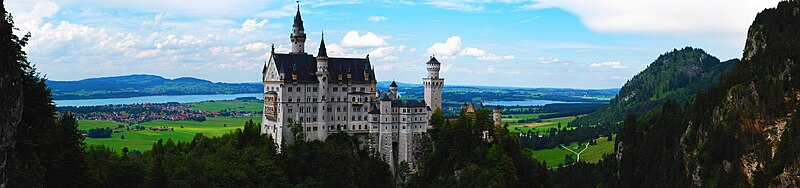 File:Neuschwanstein Castle 2.jpg