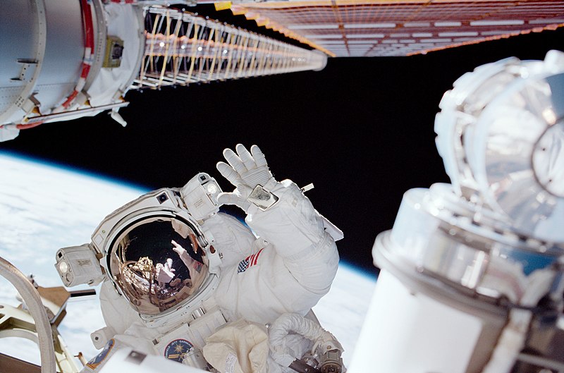 File:STS-97 Second Spacewalk.jpg