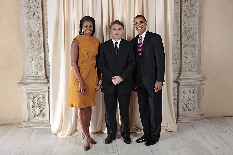 Файл:Zeljko Komsic with Obamas.jpg