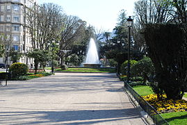 Paseo y jardines en la Alameda.