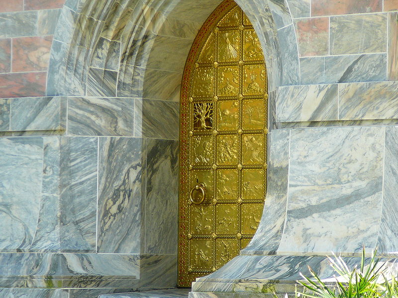 File:Bok Tower door.JPG