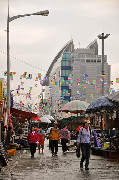 File:Jagalchi Fish Market.jpg