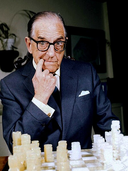 Файл:Stanley Holloway.jpg