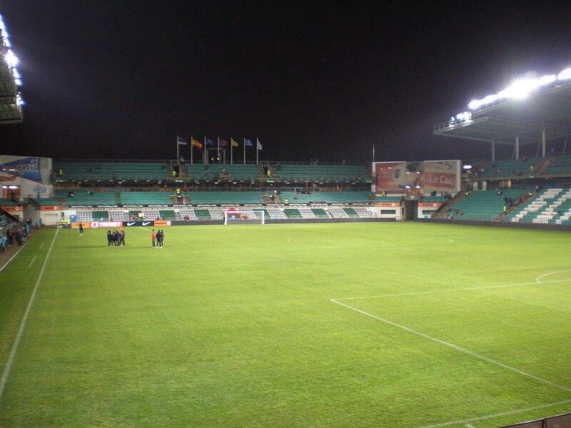 Файл:Alecoq Arena 2008-10-11.jpg