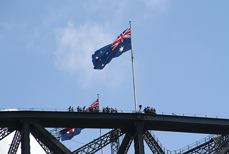 File:Bridge Walkers (30566201922).jpg